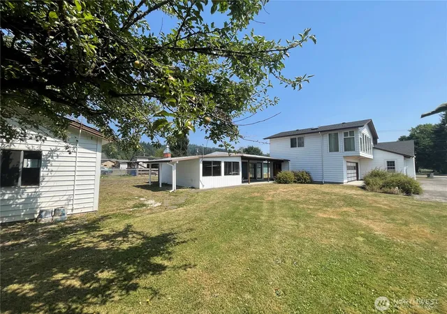 Photo 3 of Single family home for sale at 2631 48th Avenue, Longview, WA 98632 | MLS# NWM2556235 | Listing updated on 2026-09-22