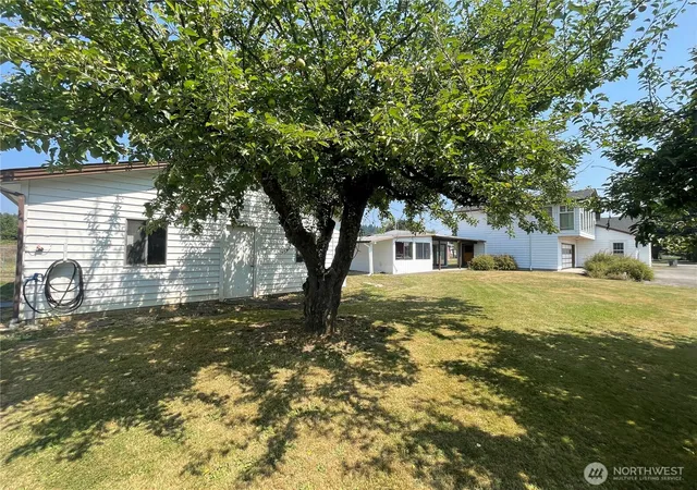 Photo 3 of Single family home for sale at 2631 48th Avenue, Longview, WA 98632 | MLS# NWM2556235 | Listing updated on 2026-09-22