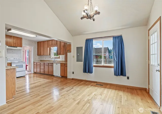 Photo 4 of Single family home for sale at 2631 48th Avenue, Longview, WA 98632 | MLS# NWM2556235 | Listing updated on 2026-09-22