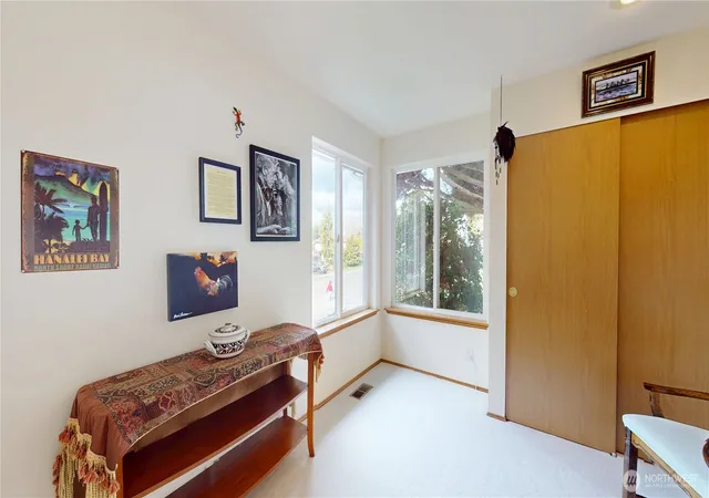Photo 4 of Single family home for sale at 1704 Field Pl NE, Renton, WA 98059 | MLS# NWM2556237 | Listing updated on 2026-09-22