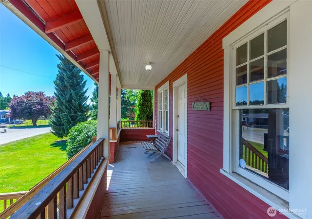 Photo 3 of Sale Pending at 5609 318th Avenue NE, Carnation, WA 98014 | MLS# NWM2556273 | Listing updated on 2026-09-25