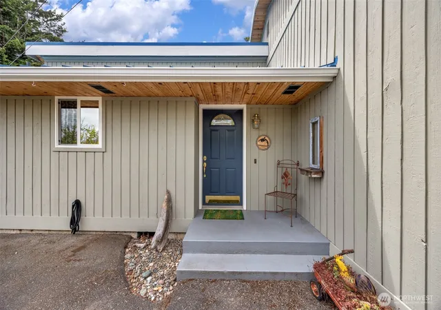 Photo 3 of Single family home for sale at 1011 43rd Street Nw, Tulalip, WA 98271 | MLS# NWM2556290 | Listing updated on 2026-09-30