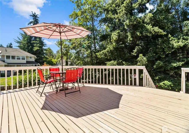 Photo 2 of Single family home for sale at 32827 12th Avenue Sw, Federal Way, WA 98023 | MLS# NWM2556370 | Listing updated on 2026-09-22