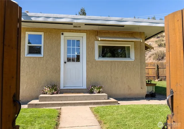 Photo 2 of Single family home for sale at 658 Twisp Carlton Rd, Twisp, WA 98856 | MLS# NWM2556386 | Listing updated on 2026-09-22