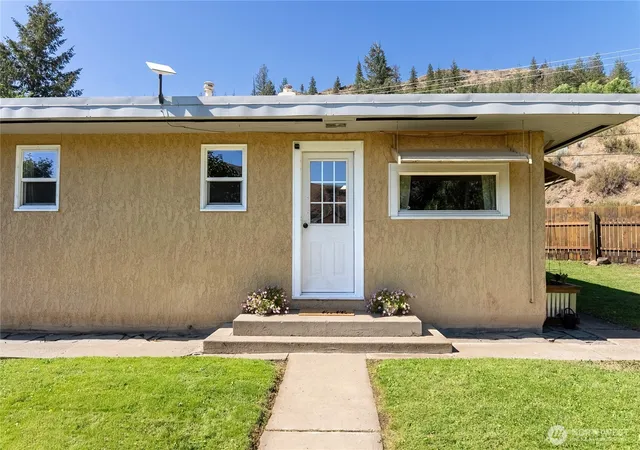 Photo 4 of Single family home for sale at 658 Twisp Carlton Rd, Twisp, WA 98856 | MLS# NWM2556386 | Listing updated on 2026-09-22