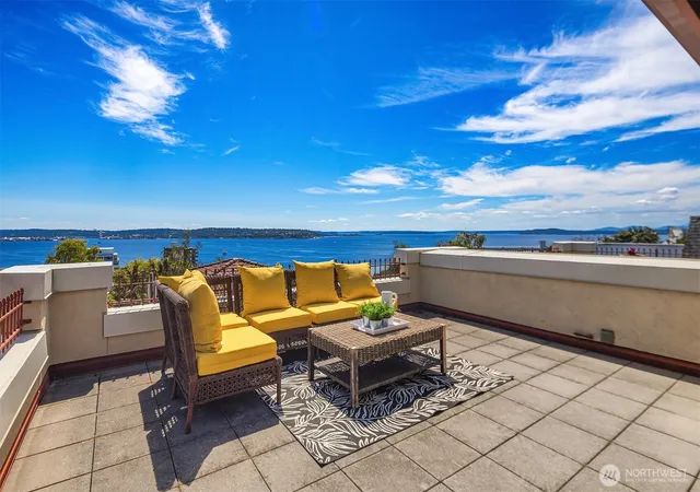 Photo 3 of Townhouse for sale at 371 W Olympic Pl, Seattle, WA 98119 | MLS# NWM2556420 | Listing updated on 2026-09-22