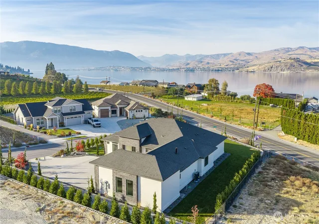Photo 1 of Single family home for sale at 21 Loretta Ln, Chelan, WA 98816 | MLS# NWM2556422 | Listing updated on 2026-10-09