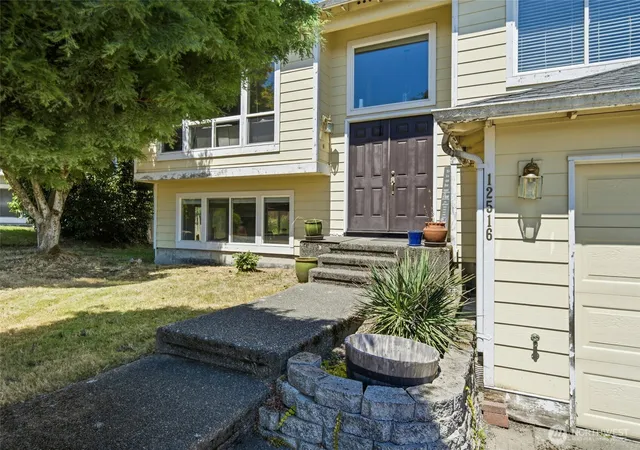 Photo 3 of Single family home for sale at 12516 Se 225th Court, Kent, WA 98031 | MLS# NWM2556435 | Listing updated on 2026-09-22