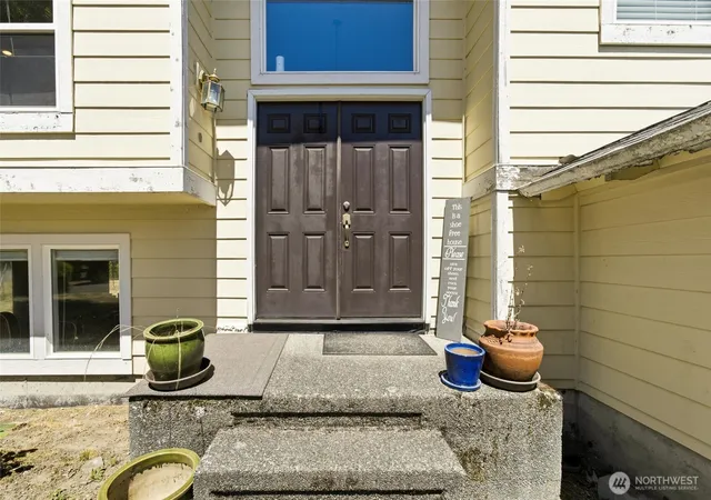 Photo 3 of Single family home for sale at 12516 SE 225th Court, Kent, WA 98031 | MLS# NWM2556435 | Listing updated on 2026-09-22