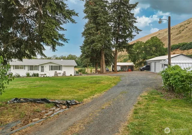 Photo 2 of Single family home for sale at 100 Vernon Ln, Dayton, WA 99328 | MLS# NWM2556442 | Listing updated on 2026-10-08