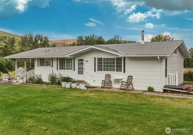 Photo 3 of Single family home for sale at 100 Vernon Ln, Dayton, WA 99328 | MLS# NWM2556442 | Listing updated on 2026-10-08