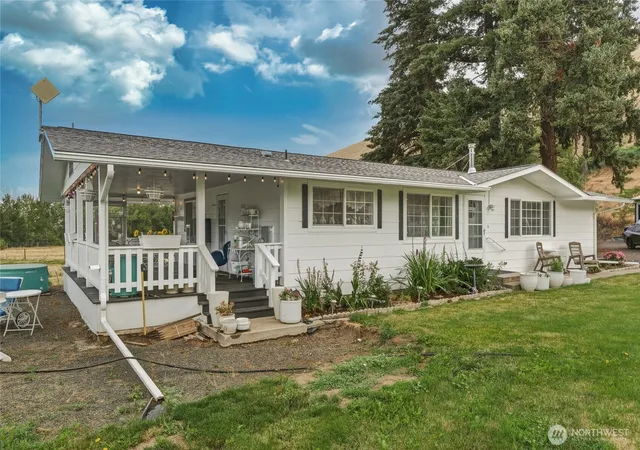 Photo 4 of Single family home for sale at 100 Vernon Ln, Dayton, WA 99328 | MLS# NWM2556442 | Listing updated on 2026-10-08