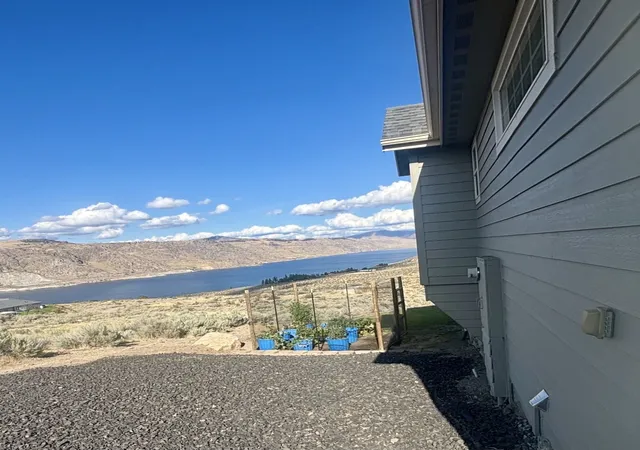 Photo 24 of Single family home for sale at 45720 Geostar Dr, Grand Coulee, WA 99133 | MLS# NWM2556443 | Listing updated on 2026-10-19