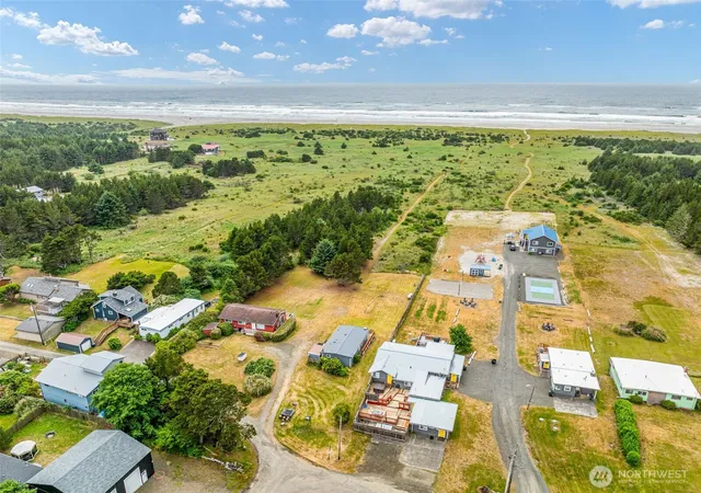 Photo 4 of Manufactured home for sale at 13301 North Pl, Long Beach, WA 98631 | MLS# NWM2556445 | Listing updated on 2026-09-24