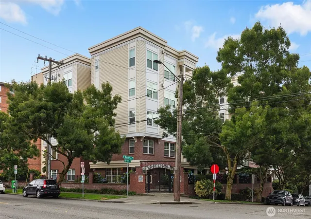 Photo 2 of Condo for sale at 530 4th Avenue W #508, Seattle, WA 98119 | MLS# NWM2556446 | Listing updated on 2026-09-22