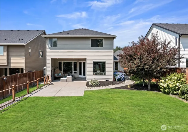 Photo 3 of Single family home for sale at 11122 172nd Street Ct E, Puyallup, WA 98374 | MLS# NWM2556482 | Listing updated on 2026-09-22