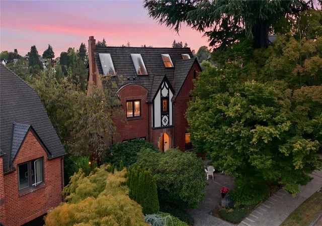 Photo 2 of Single family home for sale at 5201 Ne 43rd Street, Seattle, WA 98105 | MLS# NWM2556514 | Listing updated on 2026-10-20