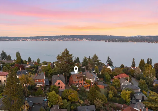 Photo 3 of Single family home for sale at 5201 Ne 43rd Street, Seattle, WA 98105 | MLS# NWM2556514 | Listing updated on 2026-10-20