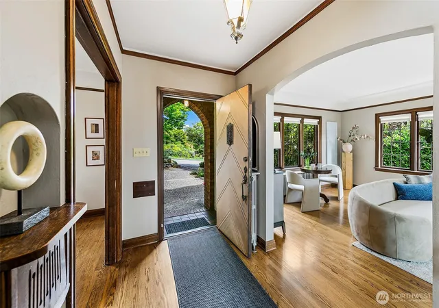 Photo 3 of Single family home for sale at 5201 NE 43rd Street, Seattle, WA 98105 | MLS# NWM2556514 | Listing updated on 2026-09-25
