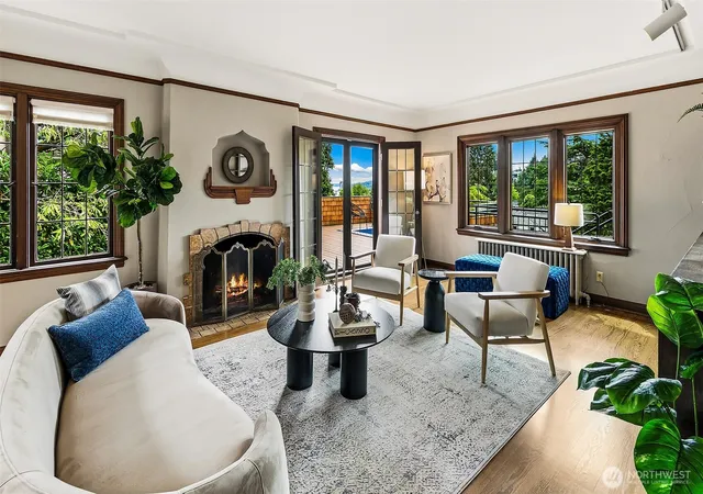 Photo 4 of Single family home for sale at 5201 NE 43rd Street, Seattle, WA 98105 | MLS# NWM2556514 | Listing updated on 2026-09-25