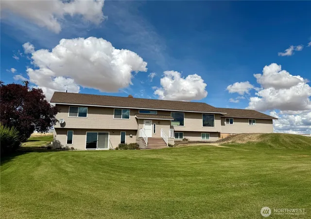 Photo 1 of Single family home for sale at 705 Ne Blake Ave, Wilbur, WA 99185 | MLS# NWM2556542 | Listing updated on 2026-09-22