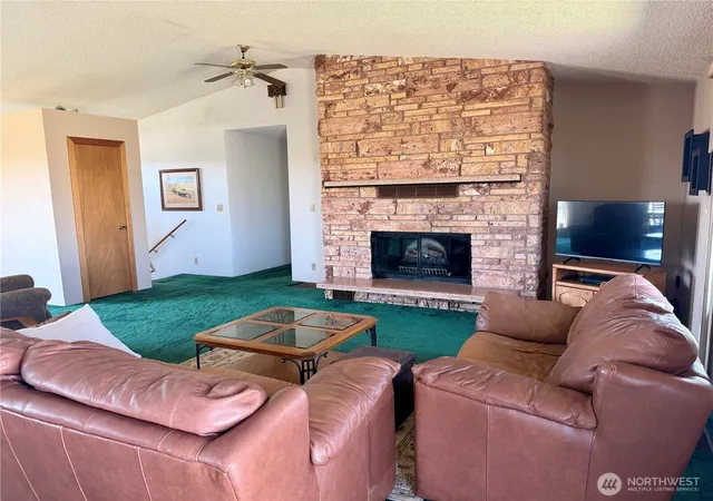 Photo 4 of Single family home for sale at 705 NE Blake Ave, Wilbur, WA 99185 | MLS# NWM2556542 | Listing updated on 2026-09-22