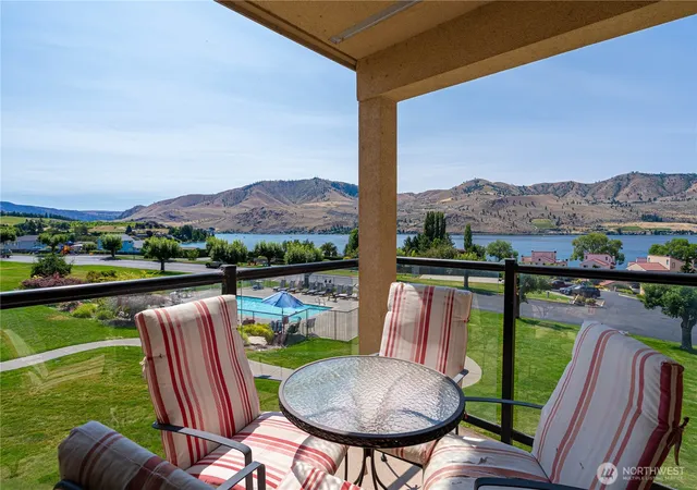 Photo 3 of Condo for sale at 100 Lake Chelan Shrs #17-11, Chelan, WA 98816 | MLS# NWM2556562 | Listing updated on 2026-09-22