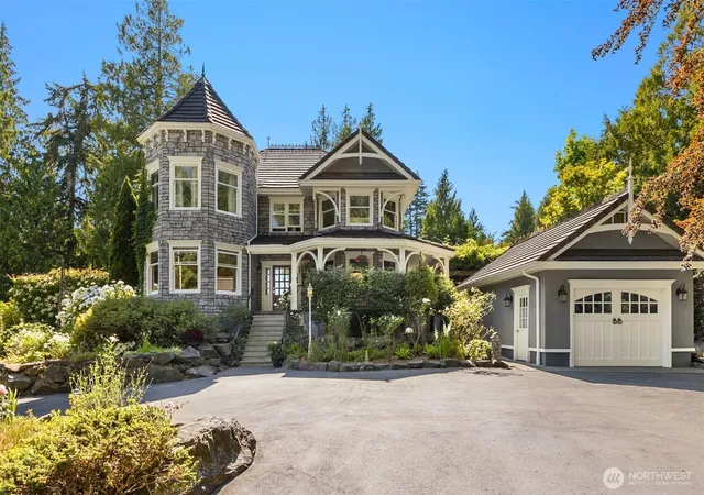 Photo 3 of Single family home for sale at 7205 Ne Dolphin Dr, Bainbridge Island, WA 98110 | MLS# NWM2556573 | Listing updated on 2026-09-28