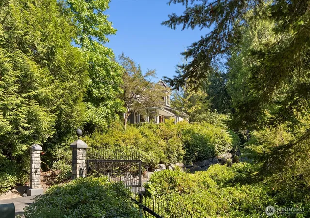 Photo 3 of Single family home for sale at 7205 NE Dolphin Dr, Bainbridge Island, WA 98110 | MLS# NWM2556573 | Listing updated on 2026-09-28