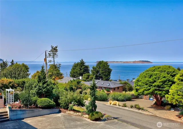Photo 3 of Single family home for sale at 274 Colman Dr, Port Townsend, WA 98368 | MLS# NWM2556592 | Listing updated on 2026-09-22