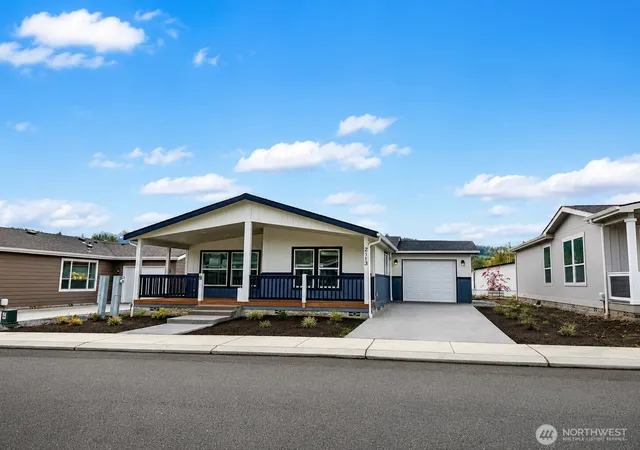 Photo 1 of Manufactured home for sale at 2113 Glacier St #81, Enumclaw, WA 98022 | MLS# NWM2556599 | Listing updated on 2026-10-01