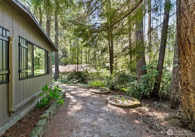 Photo 4 of Manufactured home for sale at 14011 Hollyburn Ln NW, Gig Harbor, WA 98329 | MLS# NWM2556611 | Listing updated on 2026-09-22