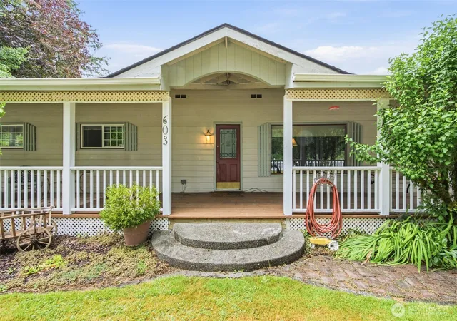 Photo 4 of House for sale at 603 Gish Rd, Onalaska, WA 98570 | MLS# NWM2556620 | Listing updated on 2026-09-22