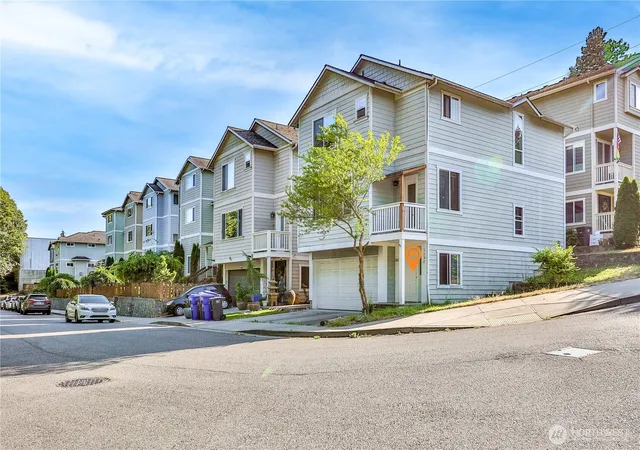 Photo 1 of Townhouse for sale at 1102 Chestnut St, Everett, WA 98201 | MLS# NWM2556622 | Listing updated on 2026-09-19