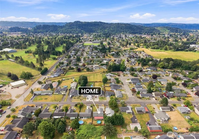 Photo 3 of Single family home for sale at 4236 Pennsylvania, Longview, WA 98632 | MLS# NWM2556623 | Listing updated on 2026-09-22