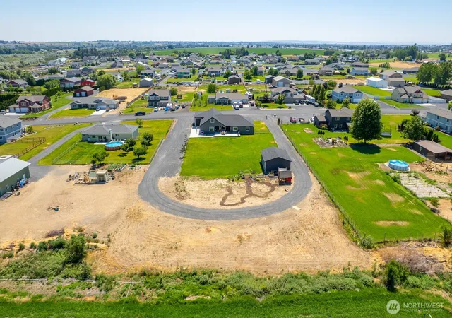 Photo 3 of Single family home for sale at 10316 Rd 59 NE, Moses Lake, WA 98837 | MLS# NWM2556637 | Listing updated on 2026-09-22