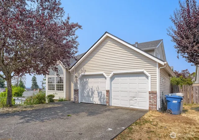 Photo 1 of Sale Pending at 17809 112th Avenue Se, Renton, WA 98055 | MLS# NWM2556662 | Listing updated on 2026-10-01