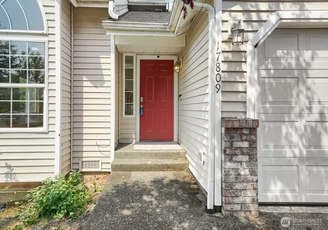 Photo 3 of Sale Pending at 17809 112th Avenue Se, Renton, WA 98055 | MLS# NWM2556662 | Listing updated on 2026-10-01