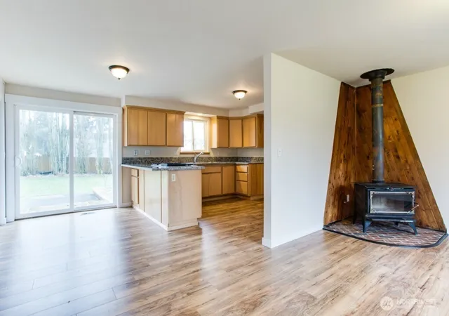 Photo 3 of Single family home for sale at 5701 S Mullen St, Tacoma, WA 98409 | MLS# NWM2556676 | Listing updated on 2026-09-24