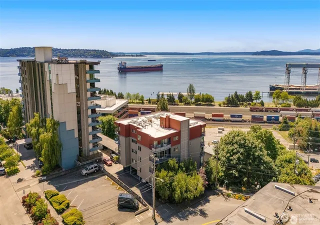 Condo for sale at 507 W Mercer St #401, Seattle, WA 98119 | MLS# NWM2556681