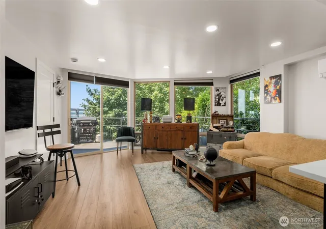 Photo 2 of Condo for sale at 507 W Mercer St #401, Seattle, WA 98119 | MLS# NWM2556681 | Listing updated on 2026-09-29