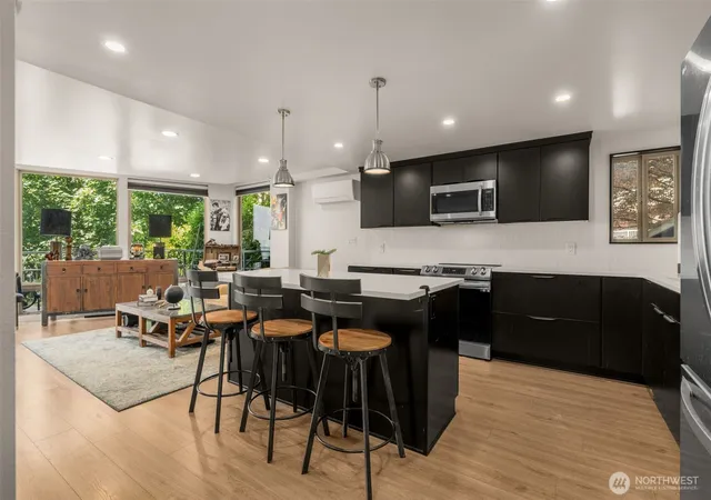 Photo 3 of Condo for sale at 507 W Mercer St #401, Seattle, WA 98119 | MLS# NWM2556681 | Listing updated on 2026-09-29