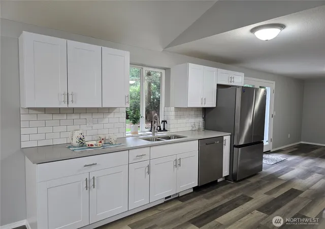 Photo 4 of Single family home for sale at 1911 154th Street Ct E, Tacoma, WA 98445 | MLS# NWM2556687 | Listing updated on 2026-09-24