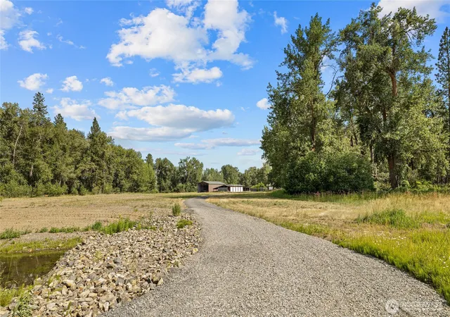 Photo 4 of Single family home for sale at 691 Quail Dr, Cle Elum, WA 98922 | MLS# NWM2556689 | Listing updated on 2026-09-20
