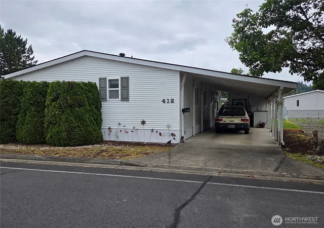 Photo 2 of Manufactured home for sale at 412 Quail Ln, Longview, WA 98632 | MLS# NWM2556701 | Listing updated on 2026-09-22
