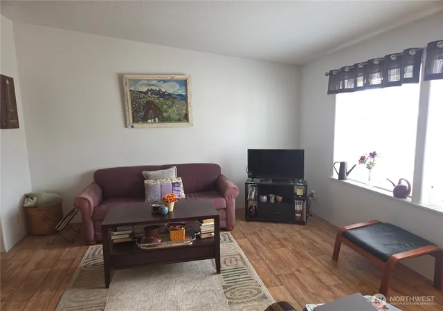 Photo 3 of Manufactured home for sale at 412 Quail Ln, Longview, WA 98632 | MLS# NWM2556701 | Listing updated on 2026-09-22
