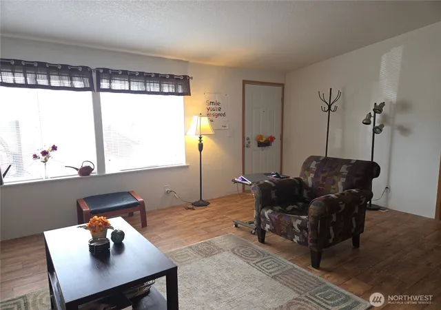 Photo 3 of Manufactured home for sale at 412 Quail Ln, Longview, WA 98632 | MLS# NWM2556701 | Listing updated on 2026-09-22