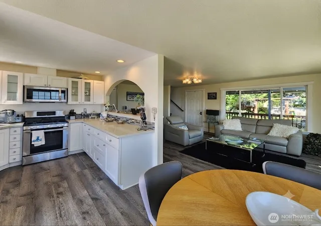 Photo 4 of Single family home for sale at 370 Olympic View Ave NE, Ocean Shores, WA 98569 | MLS# NWM2556705 | Listing updated on 2026-09-22