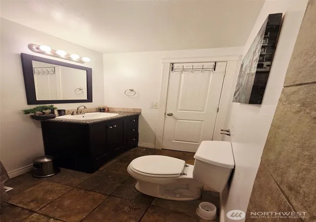 Photo 29 of Single family home for sale at 13711 Vickery Ave E, Tacoma, WA 98446 | MLS# NWM2556707 | Listing updated on 2026-09-29