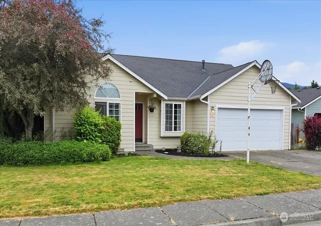 Photo 2 of Sale Pending at 916 Summer Meadows Ct, Sedro Woolley, WA 98284 | MLS# NWM2556720 | Listing updated on 2026-09-29